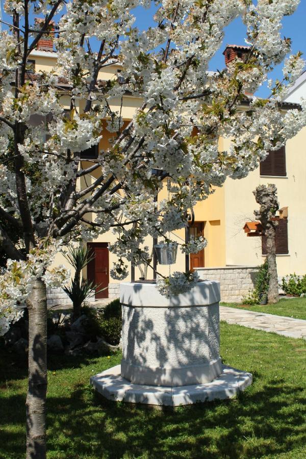 Apartment Dekovic Poreč Exterior foto