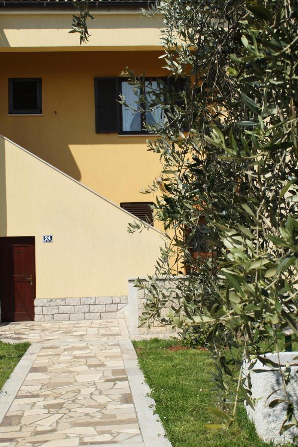 Apartment Dekovic Poreč Exterior foto